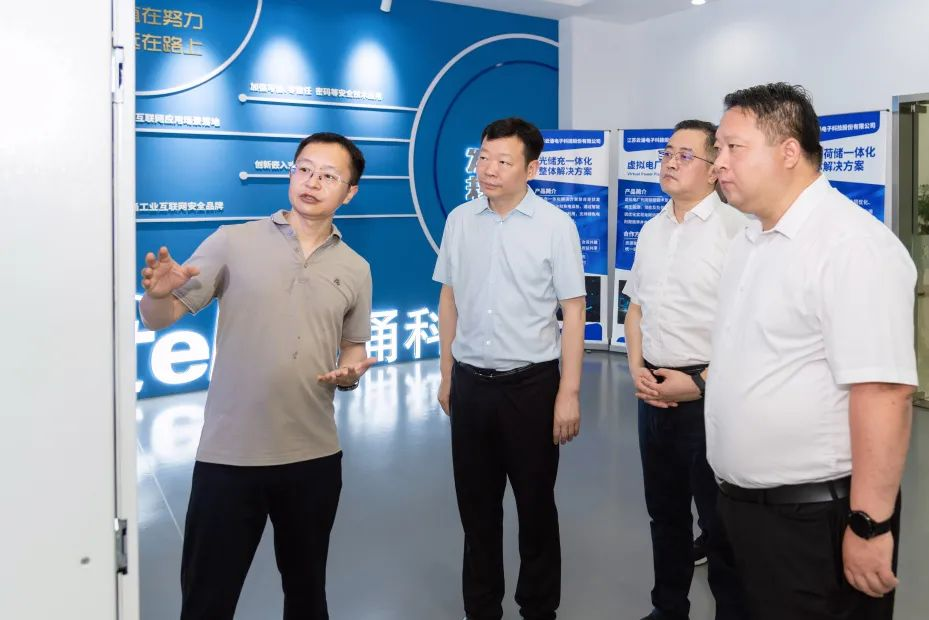 区委副书记、区政府党组书记夏爱东一行莅临欧博abg(中国)科技专题调研指导工作